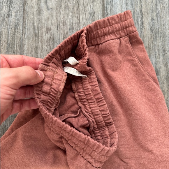 Vuori performance joggers - coral pink - Picture 2 of 4